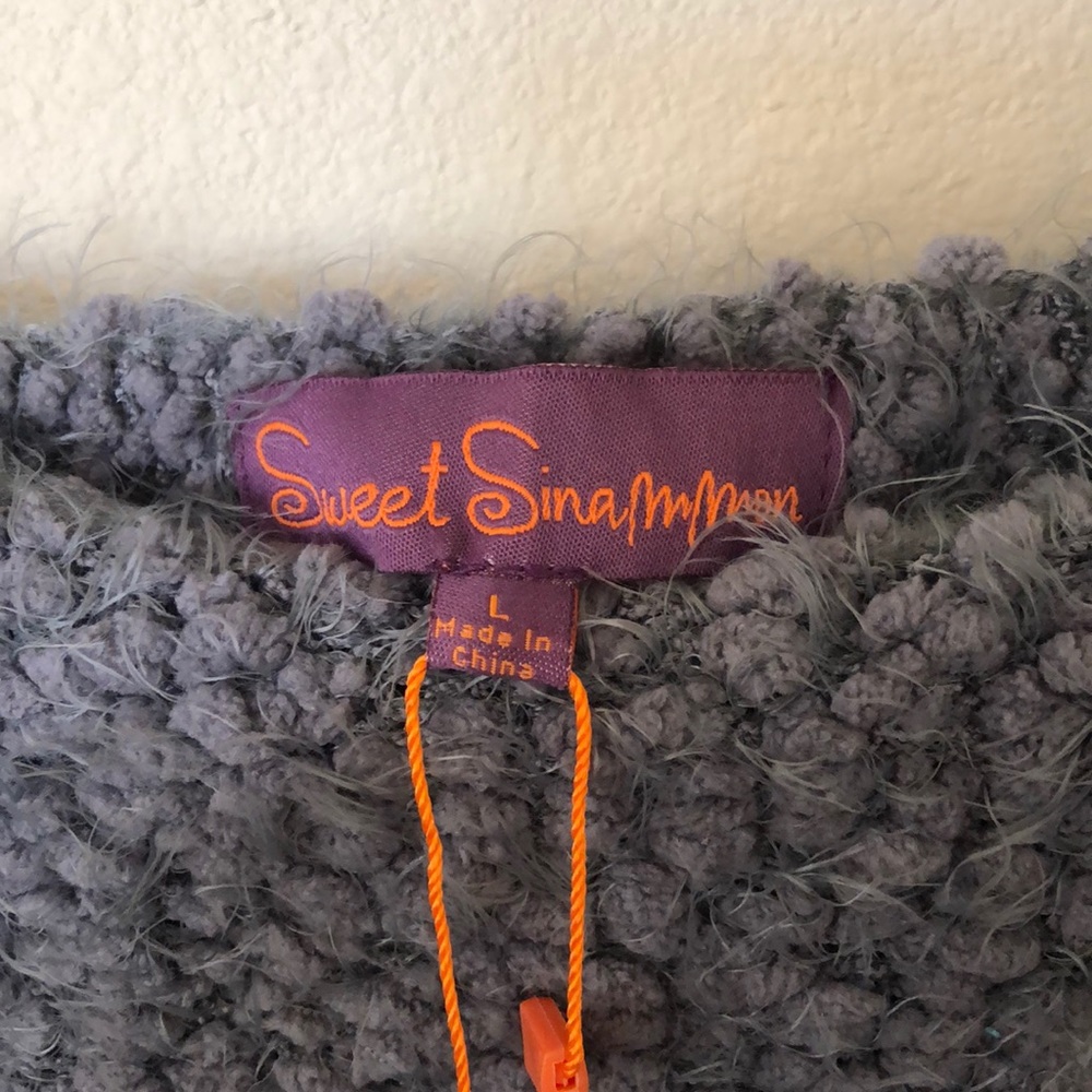 Sweater - Picture 2 of 5